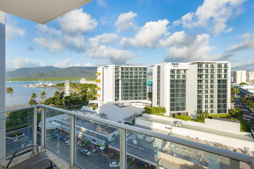 & Ocean View, 1 Bedroom Sleeps 4 Spacious Apartment